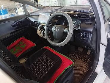 proton compact: Toyota WISH: 2009 г., Универсал — 10