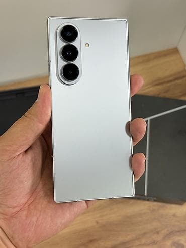 самсунг фолдер 2: Samsung Galaxy Z Fold 7, Б/у, 256 ГБ, цвет - Серебристый, 2 SIM — 6