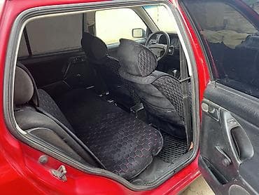 Volkswagen Golf: 1993 г., 1.8 л, Механика, Бензин, Хэтчбэк — 2