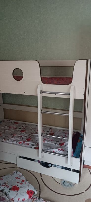 детский двухъярусный кровать: Двухъярусная кровать. Почти Новый — 3