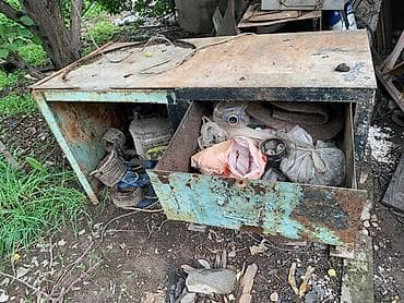 слесарный стол: Шкаф для инструментов, В наличии — 4