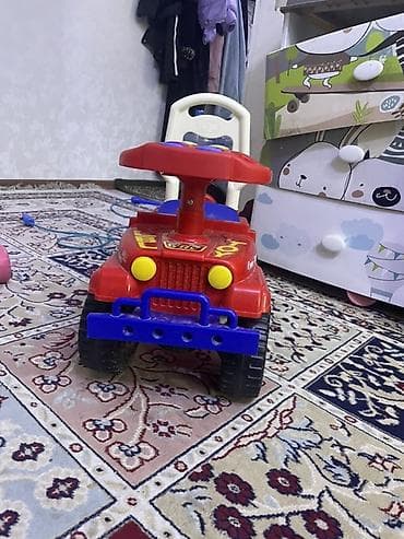 Детский транспорт: Детская машинка-каталка (толокар) Jeep-style - Яркая красно-синяя — 1