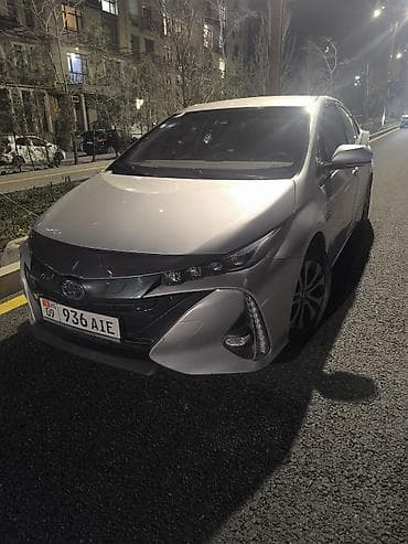 highlander 2012: Toyota Prius: 2019 г., 1.8 л, Автомат, Гибрид, Седан — 2
