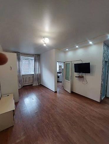 osh flat: 1 комната, 30 м², Дордой Плаза ТРЦ Хрущевка, 1 этаж, Косметический ремонт — 3