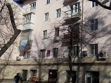 одна квартира: 1 комната, 32 м², 4 этаж, Косметический ремонт — 8