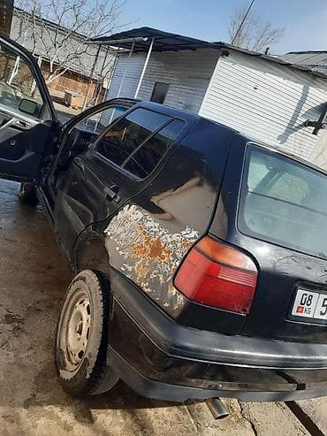 go park: Volkswagen Golf III, хэтчбек, черный цвет кузова. Основные — 6