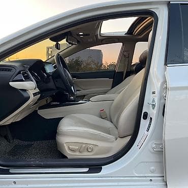 Унаа: Toyota Camry: 2022 г., 2.5 л, Автомат, Гибрид, Седан — 10