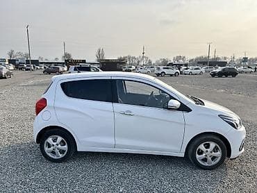 Chevrolet: Chevrolet Spark: 2017 г., 1 л, Автомат, Бензин, Хэтчбэк — 4
