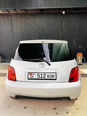 Продажа авто: Toyota Ist: 2003 г., Автомат, Хэтчбэк — 5