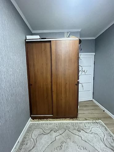 Продается Шкаф-купе с раздвижными дверями, отделка под натуральное