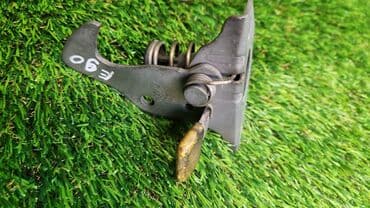 е91: Крючок капота Е90 е91 е92 е93 Крючок капота 6 В отличном состоянии — 6