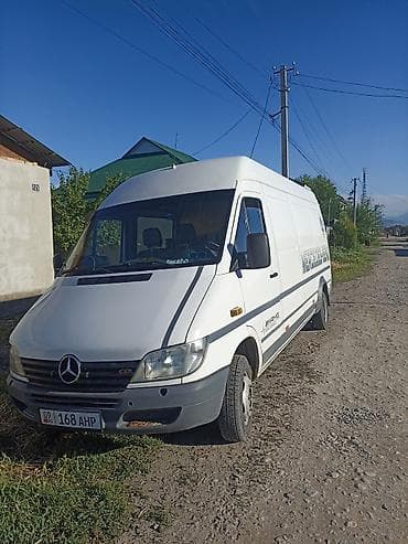 короткая база: Легкий грузовик, Mercedes-Benz — 4