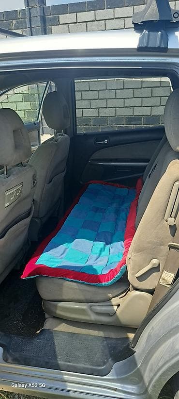 капот хонда: Honda Stream: 2004 г., Автомат, Универсал — 5