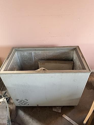 Продам на разбор морозильные лари XINGX и LEADBROS (камеры