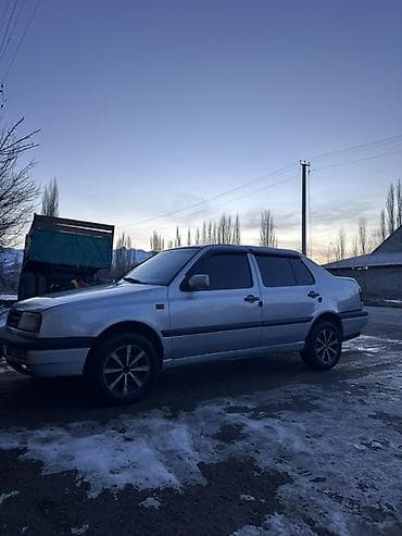 Продажа авто: Volkswagen Vento: 1993 г., 2 л, Ручные, Бензин, Седан — 2