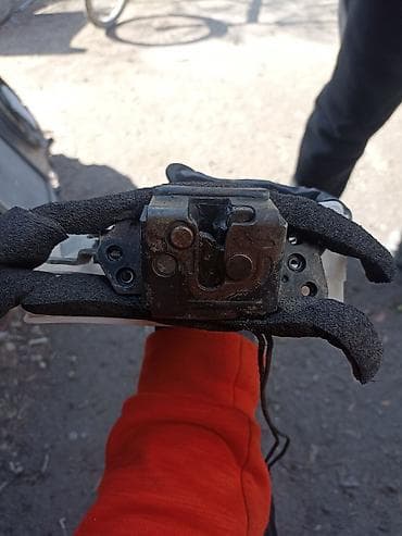 ford explorer: Тойота Форанер замок Багажника — 2