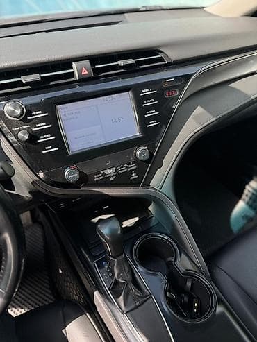 chevrolet comaro: Toyota Camry: 2019 г., 2.5 л, Автомат, Бензин, Седан — 6