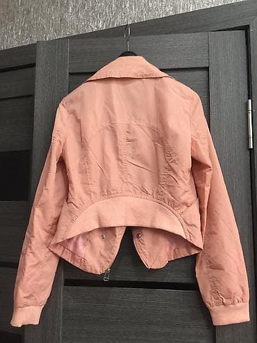 розовый пиджак: Легкая курточка на весну размер 36-38, идет в комплекте со с’емным — 2