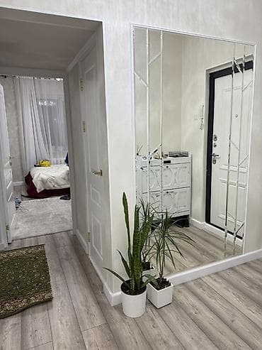 дверь с зеркалом: Двери для домов и квартир, Металлическая, Двухстворчатая, Со стеклом, цвет - Белый — 3