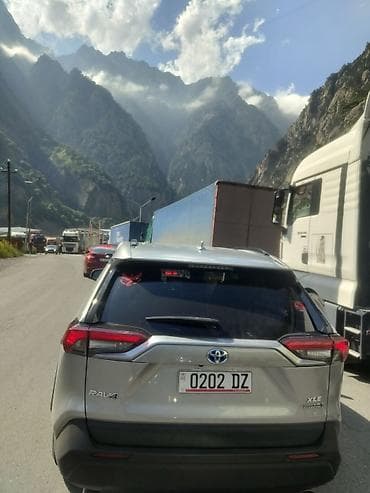 Продажа авто: Toyota RAV4: 2021 г., 2.5 л, Автомат, Гибрид, Кроссовер — 3
