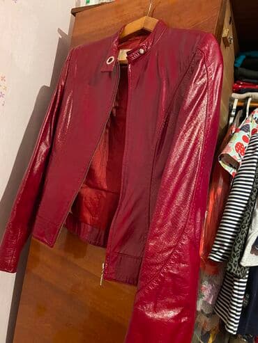 Куртка кожаннаякачество отличноецвет темно красный .В отличном