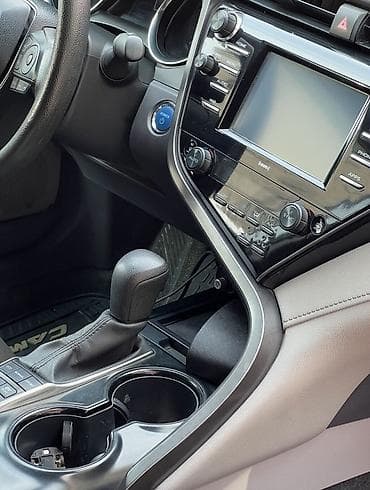 портэр 2: Toyota Camry: 2020 г., 2.5 л, Гибрид, Седан — 7