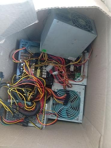 блоки питания 24 8 8 pin: Набор комплектующих для ПК — коробка блоков питания, кулеров и — 1