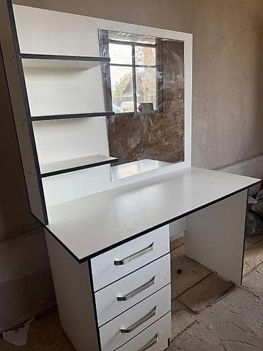 Туалетный столик, С зеркалом, цвет - Белый, ЛДСП