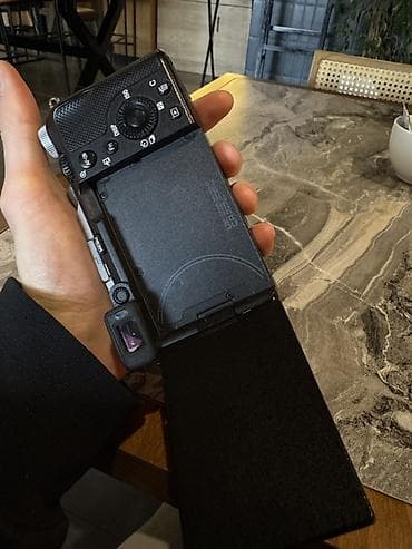 web camera: Беззеркальная полнокадровая камера Sony α7C (ILCE‑7C) Отличное — 2