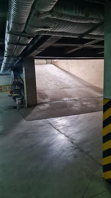 Куплю гараж: Продаем парковочные места в Бизнес центре "Альтаир" въезд с Боконбаева — 3