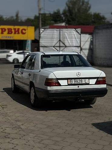 Mercedes-Benz W124: 1987 г., 2.3 л, Механика, Бензин, Седан — 6