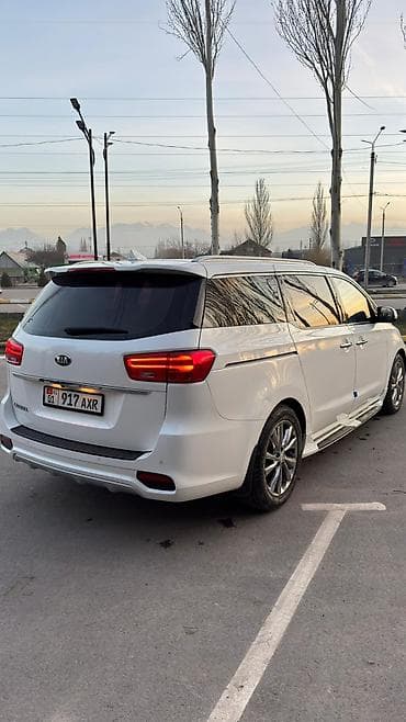 b class: Kia Carnival: 2019 г., 2.2 л, Автомат, Дизель, Минивэн — 4
