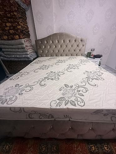 Туалетные столики: Двуспальная кровать, С матрасом, длина - 200 см — 1