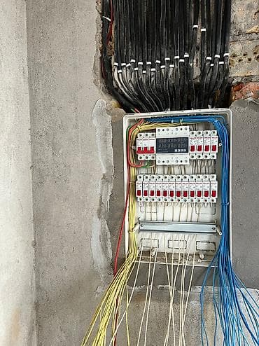 Электрики: Электрик | Монтаж видеонаблюдения, Перенос электроприборов, Прокладка, замена кабеля Больше 6 лет опыта — 1