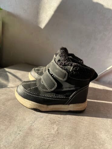 обувь на первые шаги: Детские ботинки зимние Внутри теплые на зиму,водонепроницаемые Фирма — 1