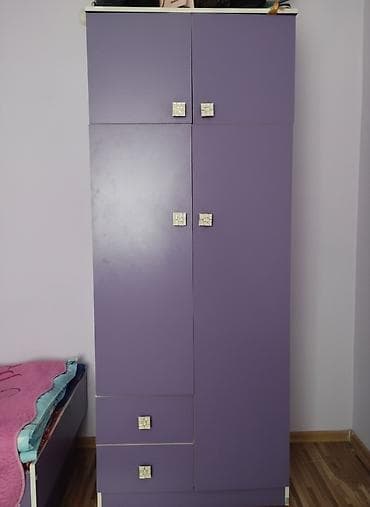 маленький детский шкаф для одежды: Продаю вместительный и функциональный шкаф в приятной фиолетово-белой — 1