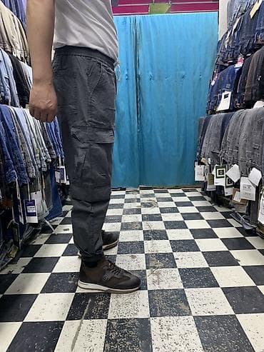 мужские джинсы джоггеры: Мужские брюки-джоггеры карго, темно‑серые.наш адрес Аламидинский рынок — 4