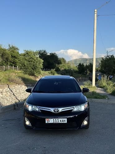 Продажа авто: Toyota Camry: 2012 г., Бензин, Седан — 3