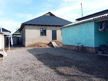 Сниму дом: Продается участок 5 соток в районе Ак Ордо с двумя домами. - — 5