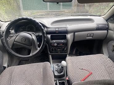талас авто: Opel Astra: 1993 г., 1.6 л, Кол менен иштөөчү, Бензин, Хетчбек — 6
