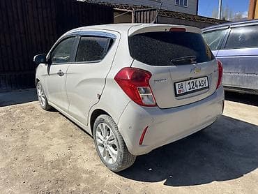 210 салон: Chevrolet Corsica: 2019 г., 1 л, Бензин, Хэтчбэк — 4