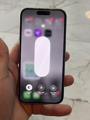 чехол xs max: IPhone 15 Pro, Б/у, 256 ГБ, Natural Titanium, Зарядное устройство, Защитное стекло, Чехол, 79 % — 6