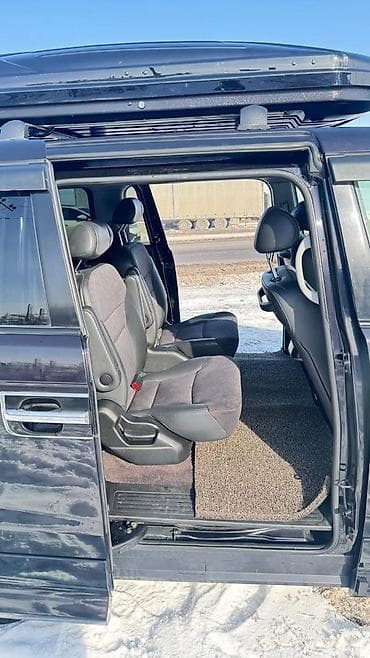 бардачки: Honda Elysion: 2007 г., 3.5 л, Автомат, Газ, Минивэн — 5