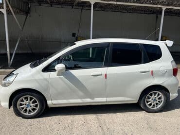 купить авто в кредит без первоначального взноса: Honda Fit: 2007 г., 1.3 л, Вариатор, Бензин, Хэтчбэк — 6