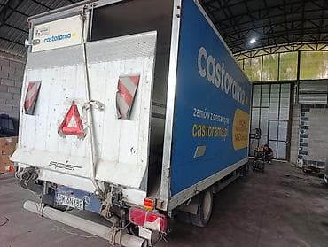 каропка 1 8: Будка Mercedes-Benz, 2010 г., Оригинал — 2