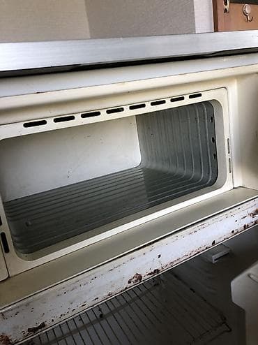 холодильный шкаф: Холодильник двухкамерный, классический, с верхней морозильной камерой — 5