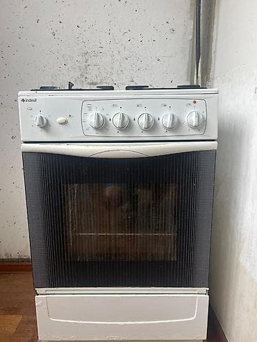 блиндер: Плита Indesit комбинированная (газ + электричество) - Варочная — 2
