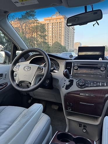 highlander 2012: Toyota Sienna: 2013 г., 3.5 л, Автомат, Бензин, Минивэн — 8