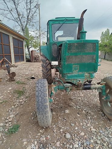 Трактор с прицепом - Колёсный трактор среднего класса с закрытой