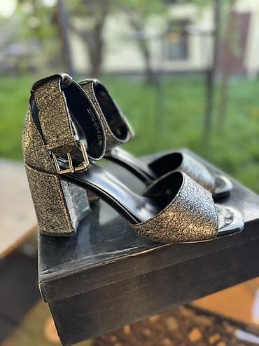 Босоножки, сандалии, шлепанцы: Женские блестящие босоножки на устойчивом каблуке,оригинал - Цвет — 2
